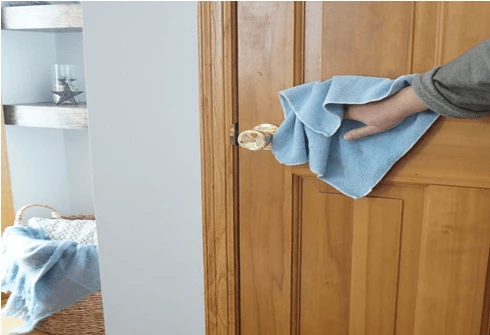 Почистване на врати